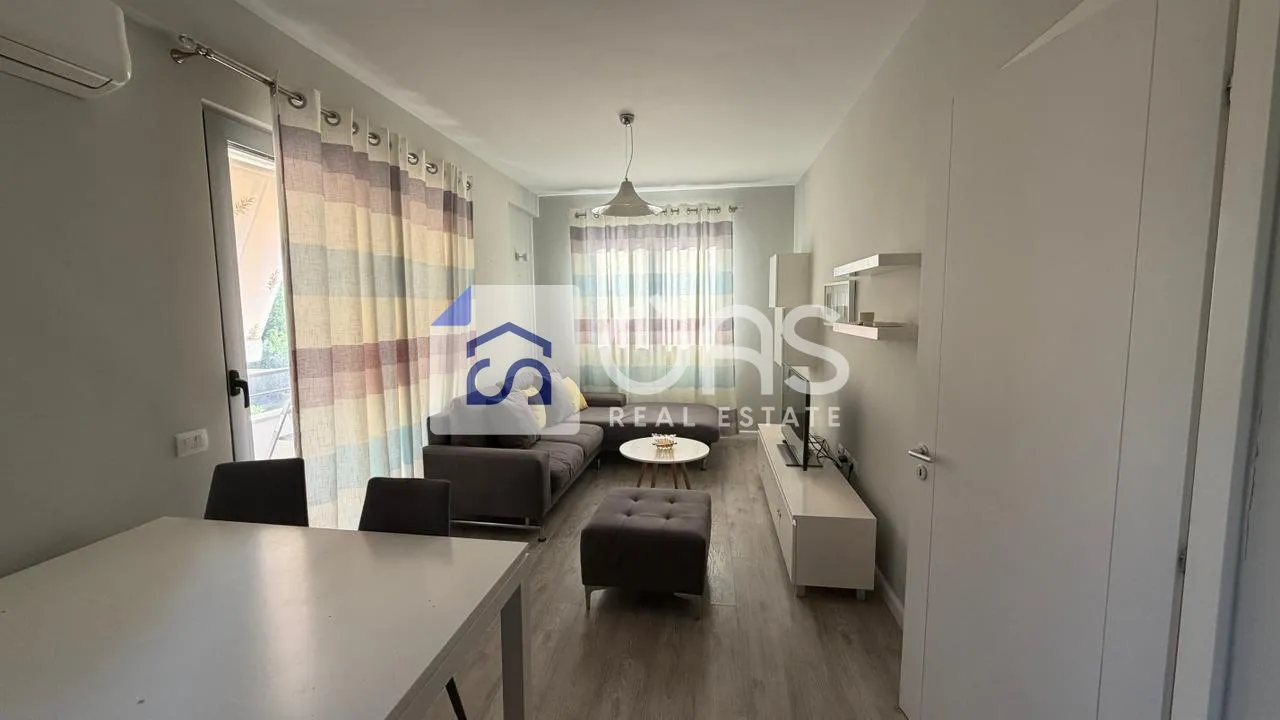 Apartament 2+1 me qera në Liqeni i Thatë, Tiranë, 80 m². Foto 1 nga 8