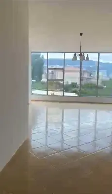 Locale commerciale in affitto a Klinika Bakaj, Valona, 174 m². Foto 3 di 3