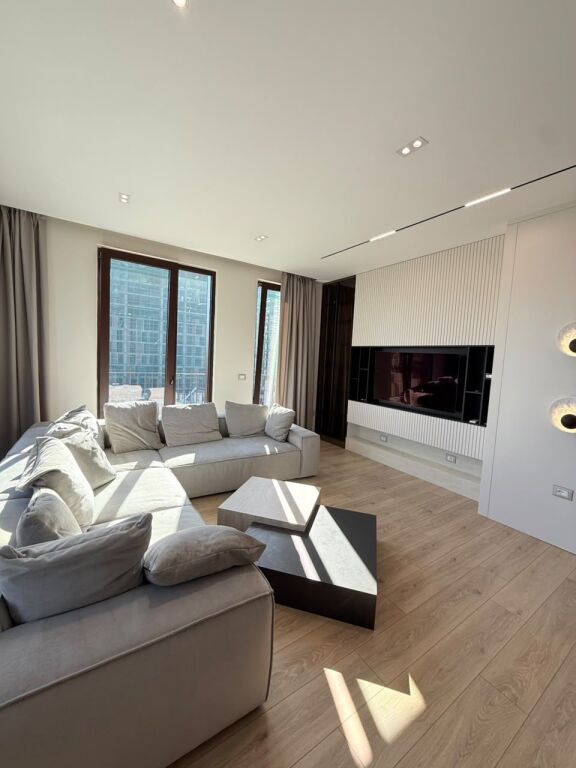 Apartament 3+1 me qera në Altana Luxury Residence, Tiranë, 190 m². Foto 3 nga 3