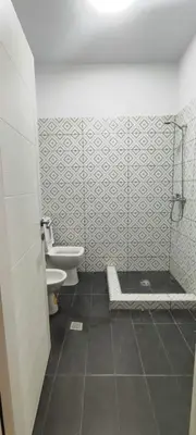 Apartament 2+1 me qera në Linzë, Tiranë, 80 m². Foto 3 nga 8