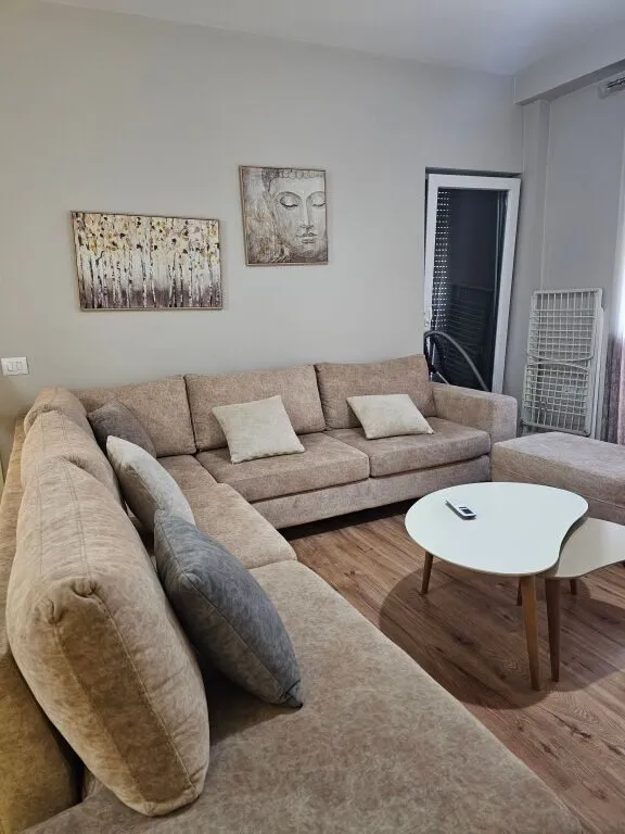 Apartament 2+1 me qera në Rruga Panorama, Tiranë, 110 m². Foto 1 nga 9
