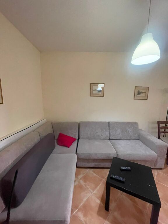 Apartment 1+1 for rent in Rruga Myslym Shyri, Tirana, 65 m². Photo 1 of 1
