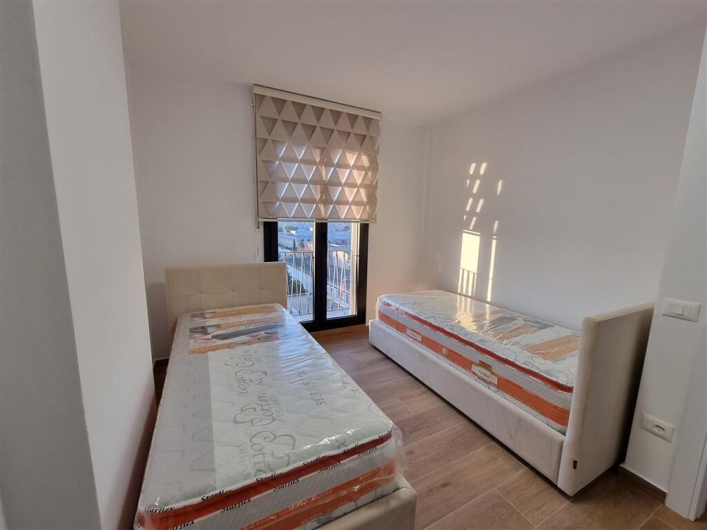 Appartamento 2+1 in affitto a Spitali QSUT, Tirana, 100 m². Foto 3 di 3