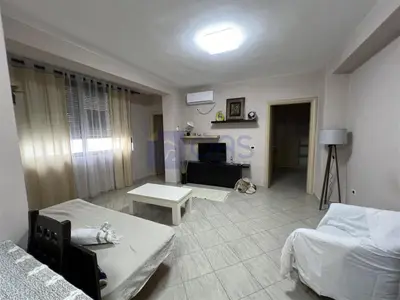Apartament 2+1 me qera në Sheshi Willson, Tiranë, 70 m². Foto 2 nga 6