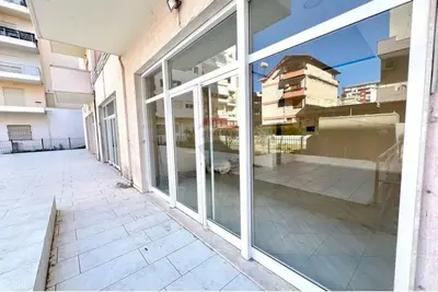 Negozio in affitto ad Albano dhe Romina, Valona, 50 m². Foto 7 di 9