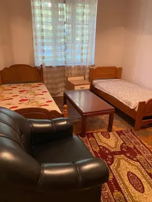 Apartament 2+1 me qera në Vasil Shanto, Tiranë, 70 m². Foto 1 nga 3