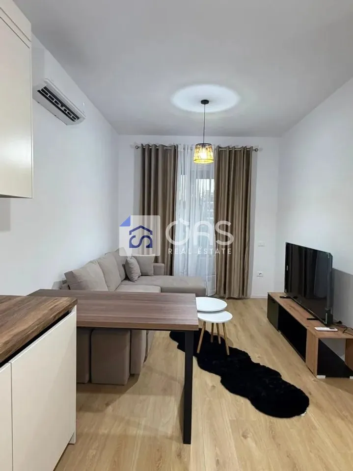 Apartament 1+1 me qera në Ali Demi, Tiranë, 55 m². Foto 1 nga 7
