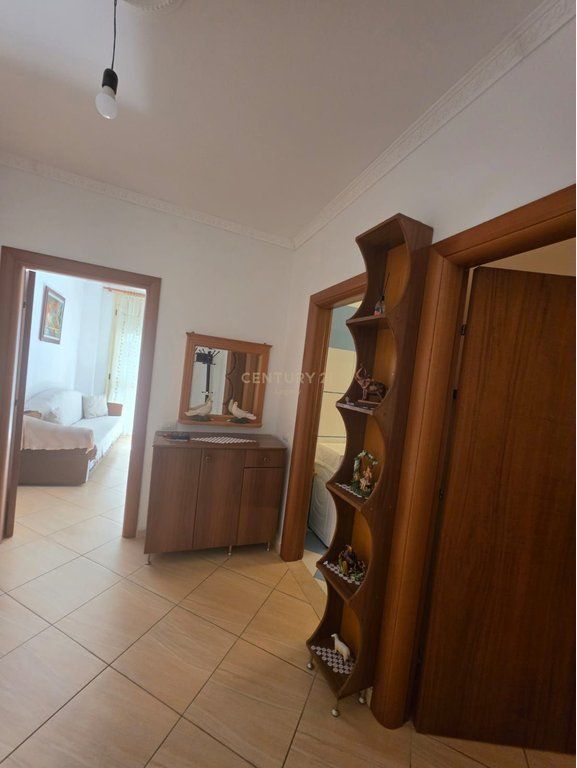 Apartment 1+1 for rent in Lungomare, Vlorë, 80 m². Photo 2 of 3