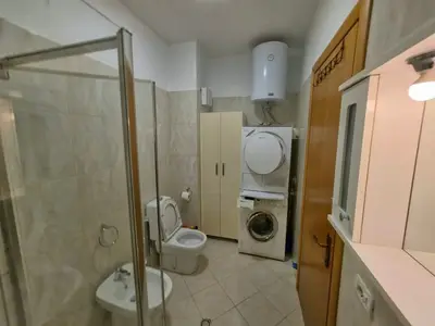 Apartament 1+1 me qera në Unaza e Re, Tiranë, 60 m². Foto 12 nga 12
