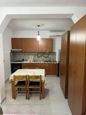 Garsoniere me qera në Komuna e Parisit, Tiranë, 45 m². Foto 2 nga 4