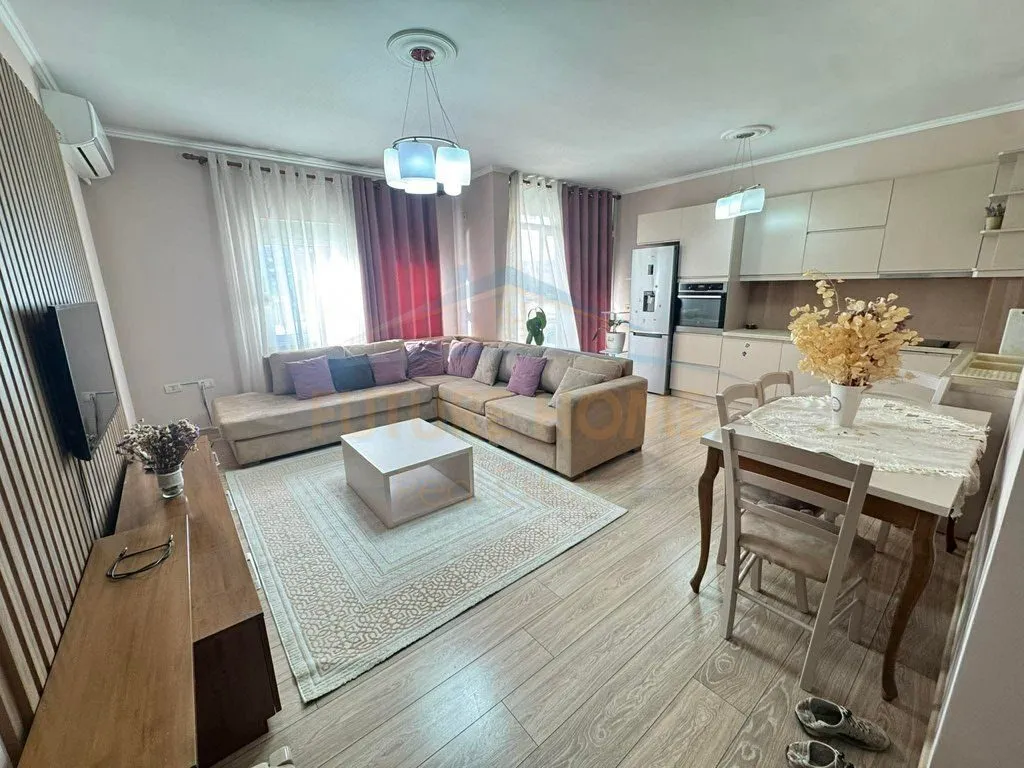 Appartamento 2+1 in affitto ad Astir, Tirana, 105 m². Foto 1 di 8