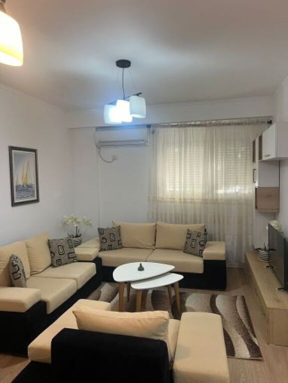 Appartamento 3+1 in affitto a Kodra e Diellit, Tirana, 120 m². Foto 1 di 3