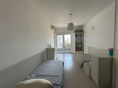 Apartament 2+1 me qera në Komuna e Parisit, Tiranë, 133 m². Foto 5 nga 7