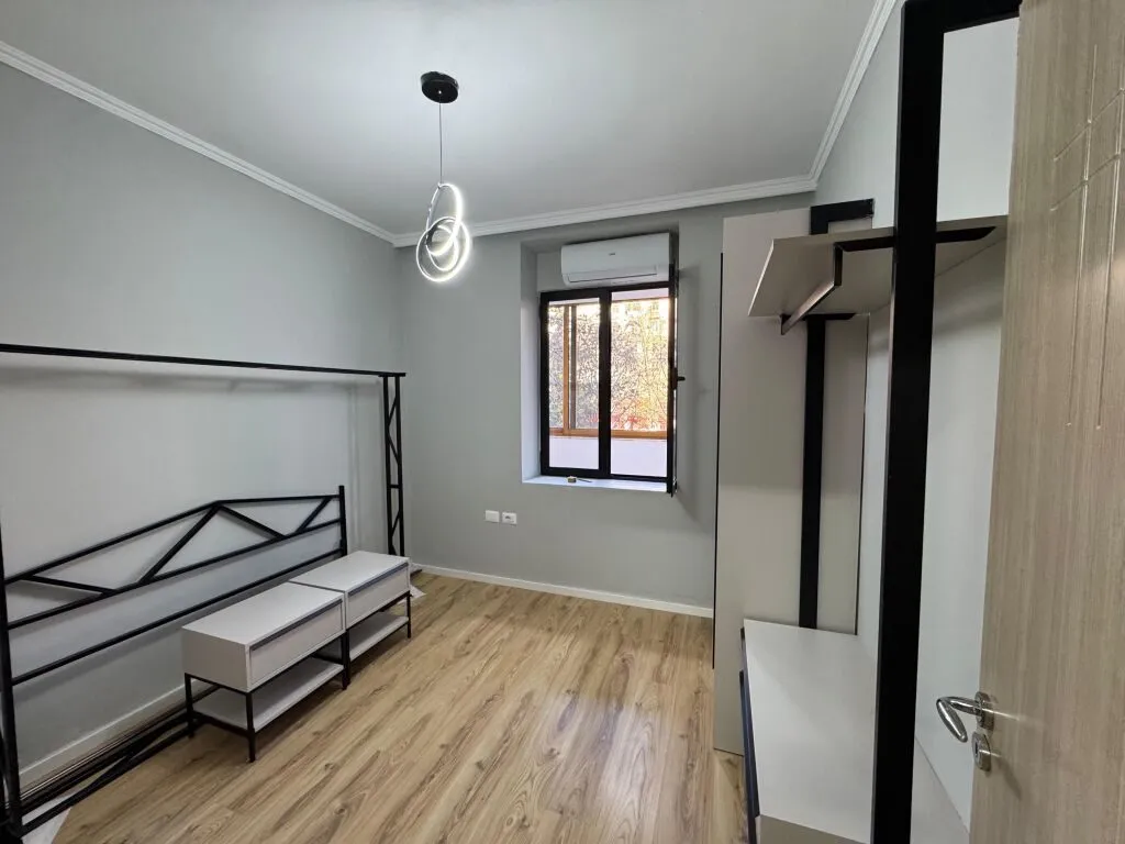 Zyrë me qera në Bulevardi Bajram Curri, Tiranë, 50 m². Foto 1 nga 3