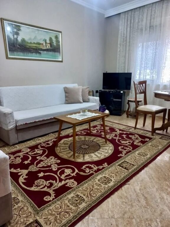 Apartment 1+1 for rent in Rruga e Elbasanit, Tirana, 84 m². Photo 1 of 3