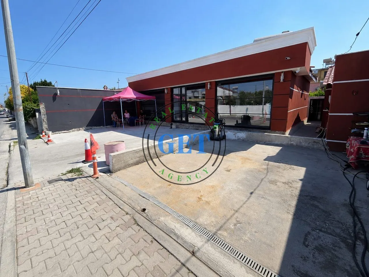 Locale in affitto a Xhafzotaj, Durazzo, 118 m². Foto 1 di 11