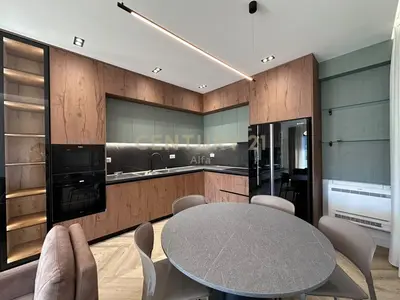 Vilë me qera në Sauk i Vjetër, Tiranë, 240 m². Foto 12 nga 12