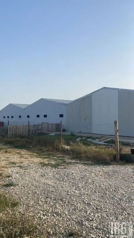 Magazinë me qera në Sektori Rinia, Durrës, 1 700 m². Foto 1 nga 4