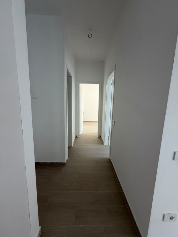 Apartment 2+1 for rent in Kompleksi Delijorgji, Tirana, 120 m². Photo 3 of 3