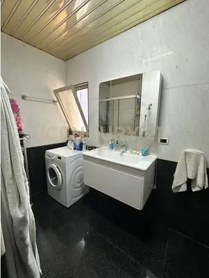 Apartament 2+1 me qera në Rruga Urani Pano, Tiranë, 130 m². Foto 3 nga 12