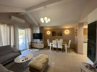 Apartament 2+1 me qera në Porcelan, Tiranë, 120 m². Foto 2 nga 9