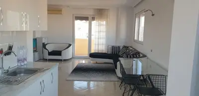 Apartament 1+1 me qera në Rruga Kongresi i Manastirit, Tiranë, 85 m². Foto 1 nga 10