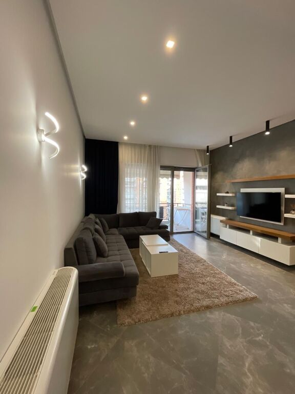 Apartament 2+1 me qera në Kompleksi Delijorgji, Tiranë, 116 m²