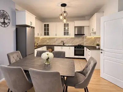Apartament 2+1 me qera në Golden Park, Tiranë, 95 m². Foto 5 nga 8