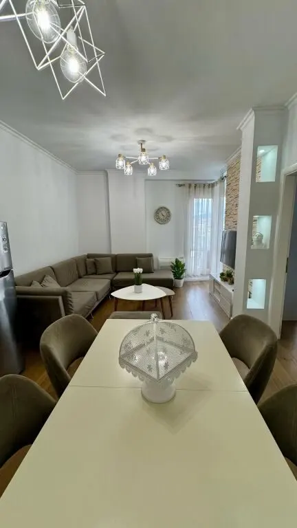 Apartment 2+1 for rent in Rruga E Dafinave, Tirana, 85 m²