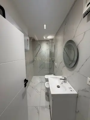 Appartamento 2+1 in affitto a Stacioni i Trenit, Durazzo, 77 m². Foto 11 di 12