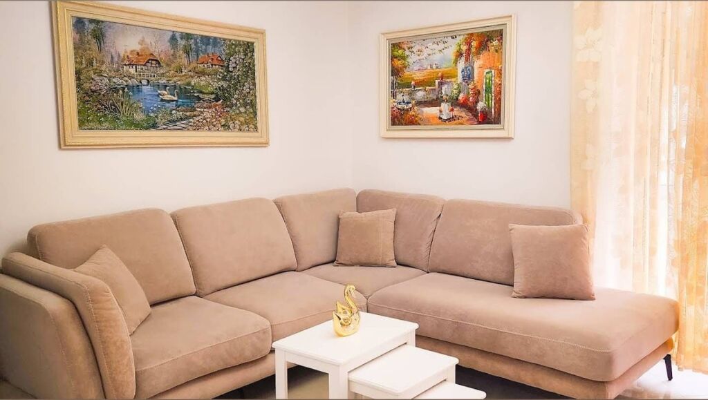 Apartament 3+1 me qera në Pazari i Ri, Tiranë, 120 m². Foto 3 nga 3