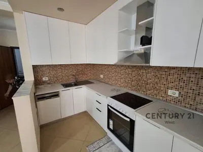 Apartment 3+1 for rent in Rruga Margarita Tutulani, Tirana, 111 m². Photo 4 of 9