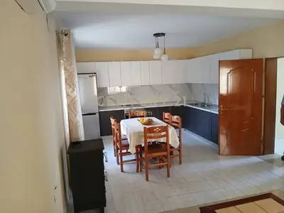 Appartamento 1+1 in affitto a Spitali Ushtarak, Tirana, 120 m². Foto 2 di 5