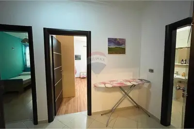 Apartament 4+1 me qera në Qendër, Vlorë, 120 m². Foto 11 nga 12