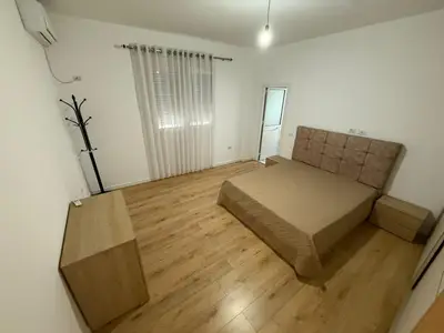 Apartament 2+1 me qera në TEG, Tiranë, 120 m². Foto 2 nga 6