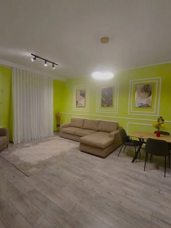 Appartamento 1+1 in affitto a Sauk, Tirana, 80 m². Foto 1 di 5
