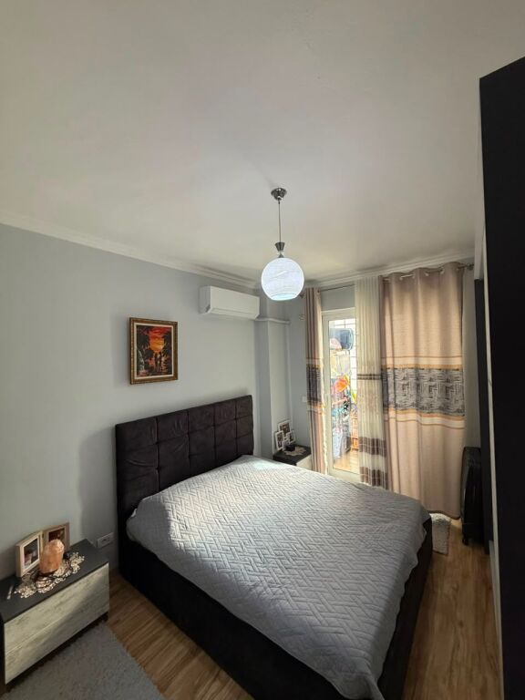 Apartament 2+1 me qera në 9 Katëshet, Tiranë, 90 m². Foto 2 nga 3