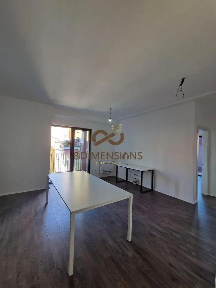 Negozio in affitto a Rruga e Kavajës, Tirana, 103 m². Foto 1 di 4