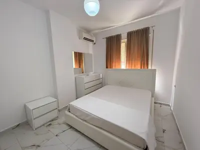 Apartament 2+1 me qera në Liqeni i Thatë, Tiranë, 86 m². Foto 5 nga 8