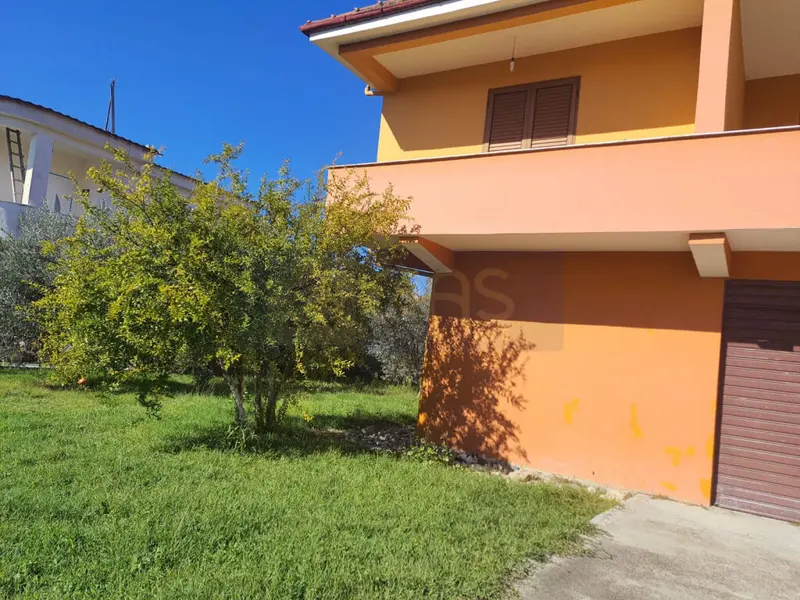 Shtëpi private me qera në Kamez, Kamëz, 122 m²
