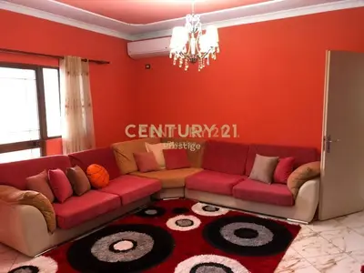 Apartament 3+1 me qera në Vilat amerikane, Tiranë, 162 m². Foto 2 nga 9