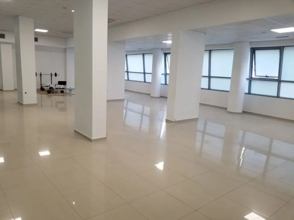 Commercial space for rent in Bulevardi Gjergj Fishta, Tirana, 250 m². Photo 1 of 9