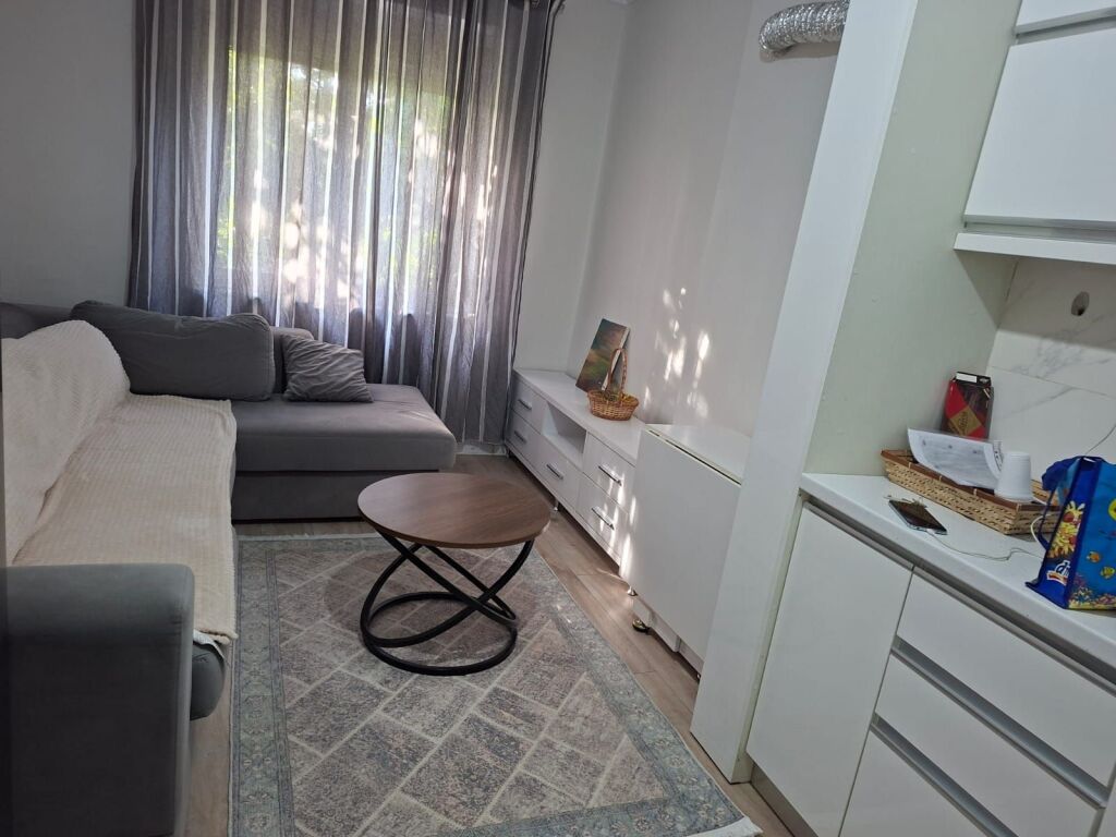 Apartment 2+1 for rent in Rruga e Elbasanit, Tirana, 90 m². Photo 1 of 3