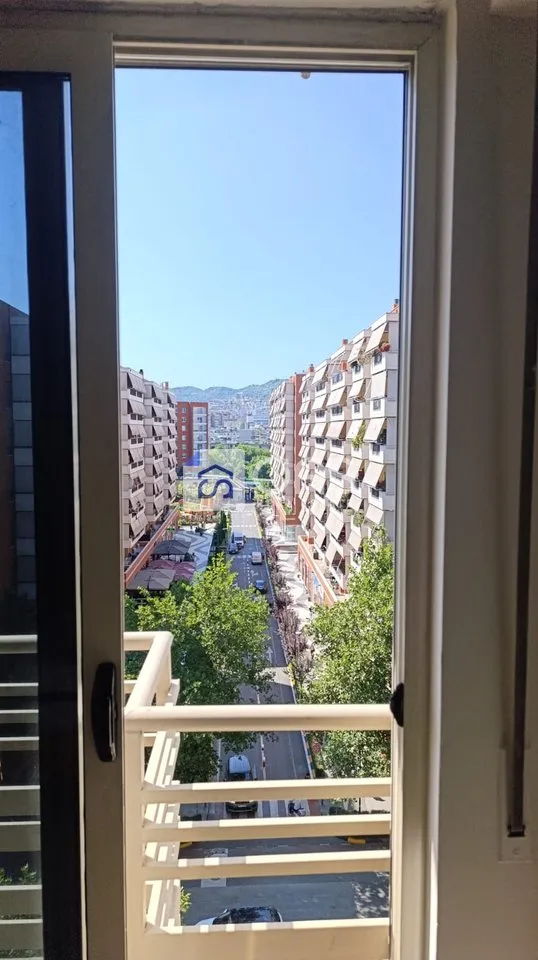 Appartamento 1+1 in affitto a Kompleksi Delijorgji, Tirana, 74 m². Foto 1 di 5