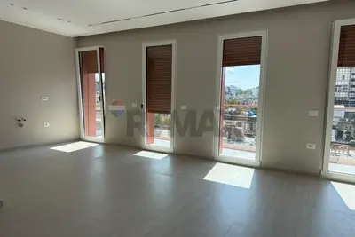 Zyrë me qera në Rruga Sami Frashëri, Tiranë, 101 m². Foto 2 nga 12
