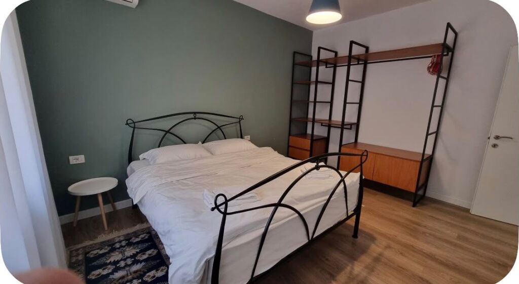 Apartment 1+1 for rent in Rruga e Kavajës, Tirana, 60 m². Photo 3 of 3