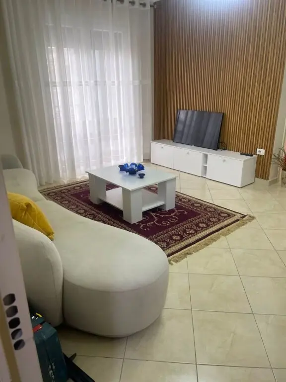 Apartment 1+1 for rent in Rruga Haxhi Hysen Dalliu, Tirana, 68 m²