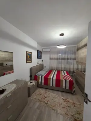 Apartament me qera në Liceu Artistik, Tiranë, 80 m². Foto 3 nga 4