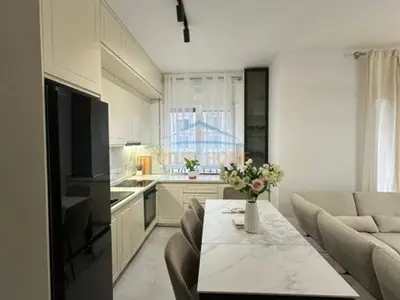 Apartment 2+1 for rent in Shkolla e Kuqe, Tirana, 99 m². Photo 3 of 9