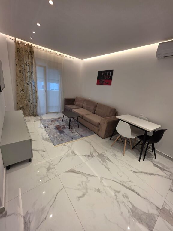 Appartamento 1+1 in affitto a Rruga Dritan Hoxha, Tirana, 75 m². Foto 1 di 3